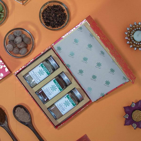 Organic Premium Gift Hamper With Cloves, Green Cardamom, Nutmeg Powder in Beautiful Golden Rose Printed Gift Box